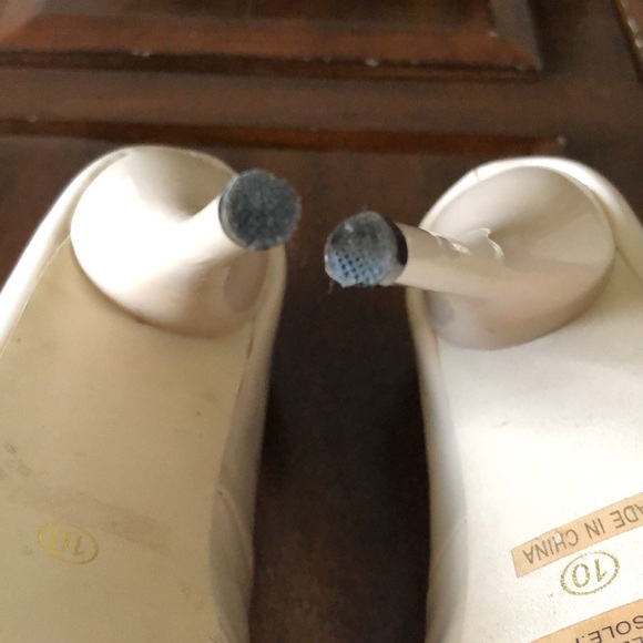 Women’s size 10 Journee Collection tan stilettos - Picture 16 of 16